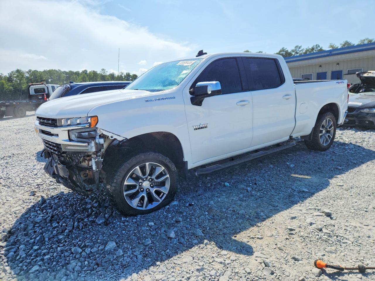 2020 CHEVROLET SILVERADO LT — Front 3/4