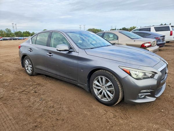 2015 INFINITI Q50 — Passenger 3/4