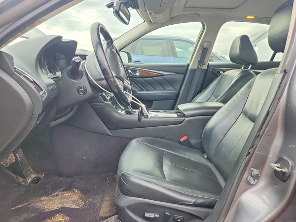 2015 INFINITI Q50 — DENT