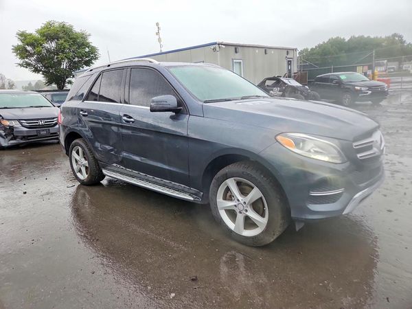 2016 MERCEDES-BENZ GLE GLE350 — Passenger 3/4