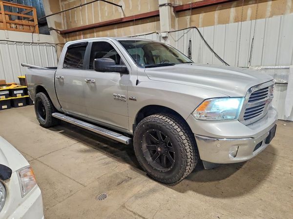 2017 RAM 1500 SLT