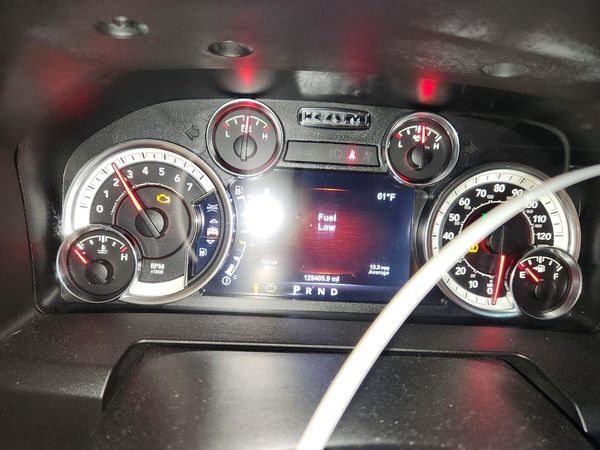 2017 RAM 1500 SLT