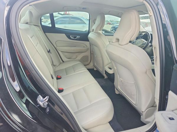 2019 VOLVO S60 Momentum