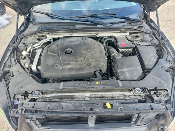 2019 VOLVO S60 Momentum