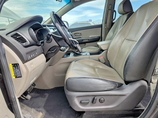 2017 KIA SEDONA LX