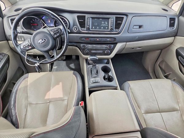 2017 KIA SEDONA LX