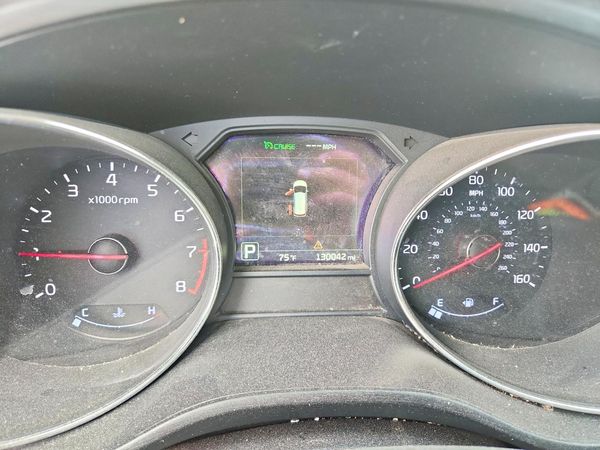 2017 KIA SEDONA LX