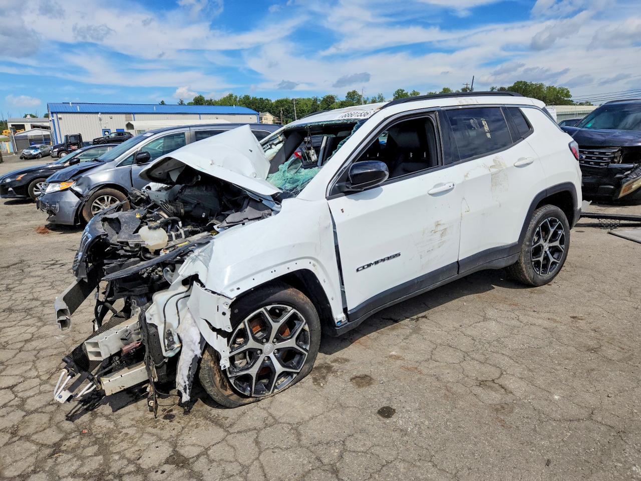 2024 JEEP COMPASS — Front 3/4