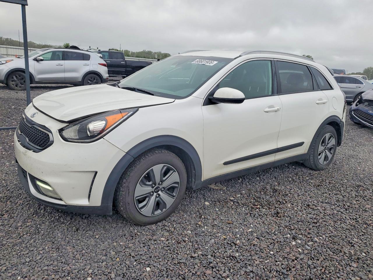 2019 KIA NIRO FE (HEV), LX (HEV) — Front 3/4