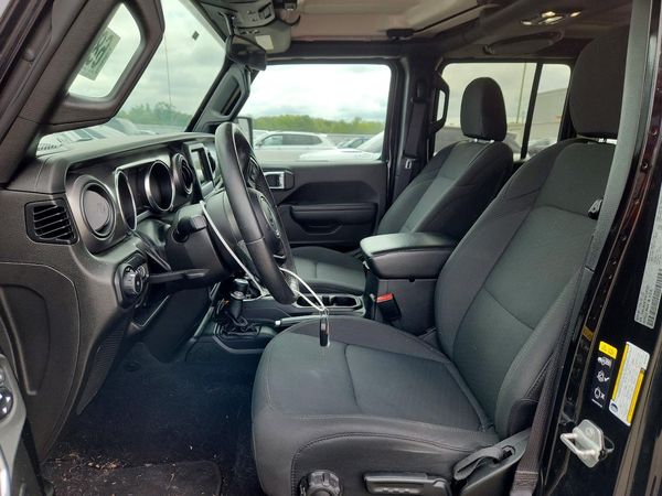 2022 JEEP WRANGLER Unlimited Sport — DENT
