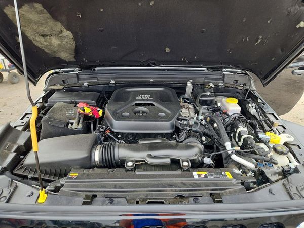 2022 JEEP WRANGLER Unlimited Sport — Engine bay