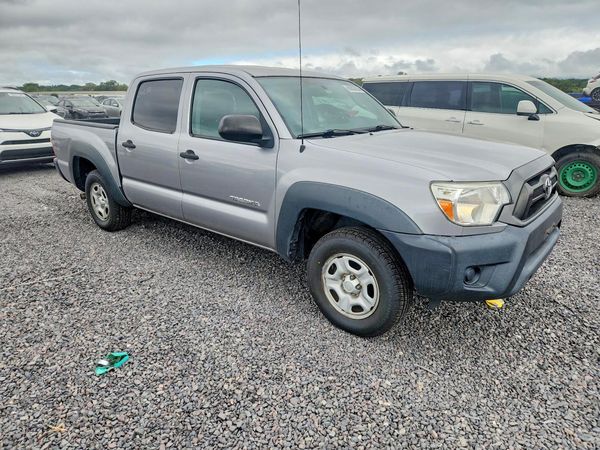 2015 TOYOTA TACOMA Delux Grade — Passenger 3/4