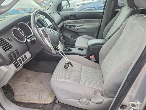 2015 TOYOTA TACOMA Delux Grade — DENT