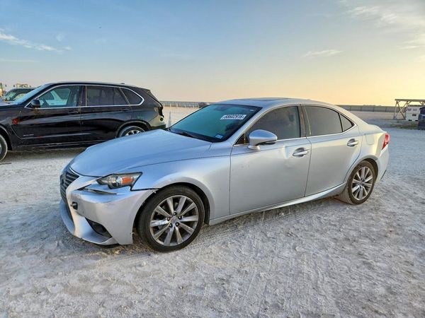 2014 LEXUS IS 250 — Front 3/4
