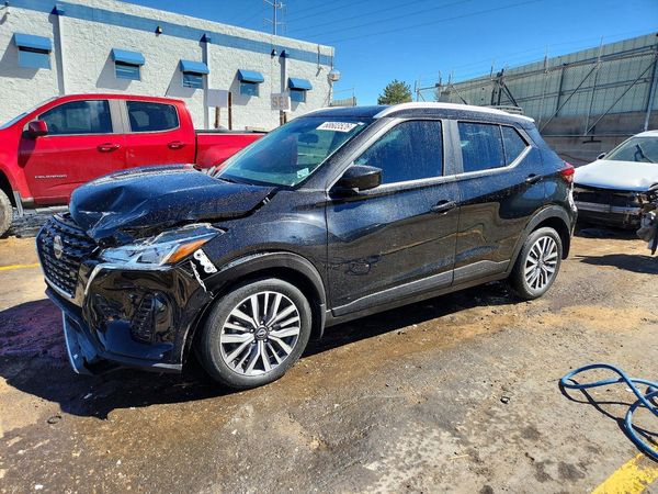 2024 NISSAN KICKS