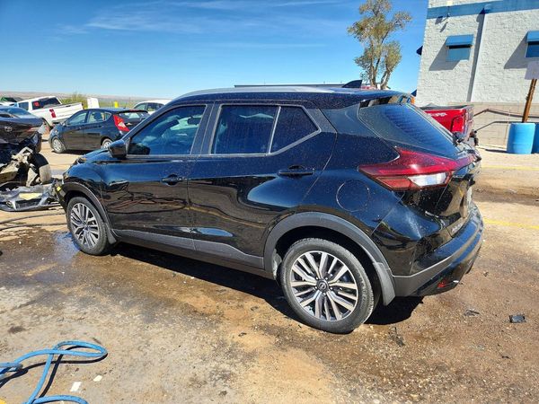 2024 NISSAN KICKS