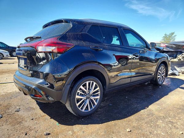 2024 NISSAN KICKS