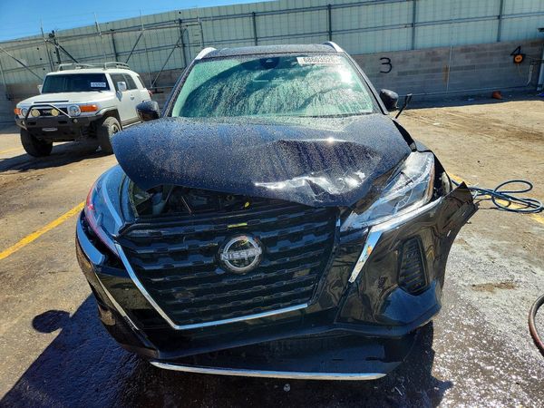 2024 NISSAN KICKS