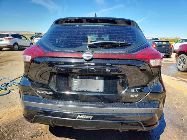 2024 NISSAN KICKS