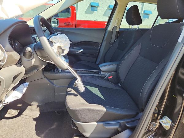 2024 NISSAN KICKS