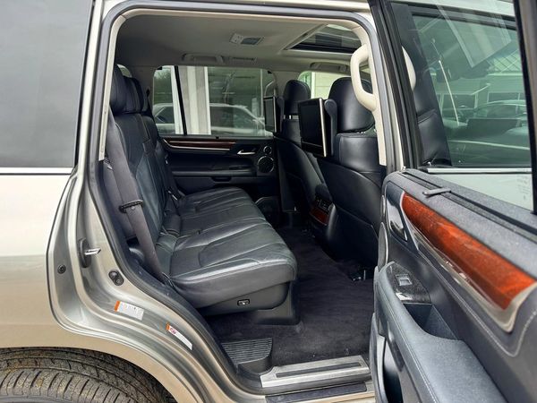 2016 LEXUS LX