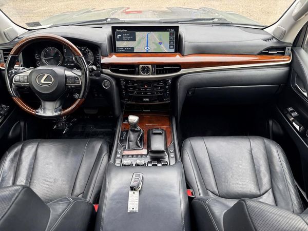 2016 LEXUS LX