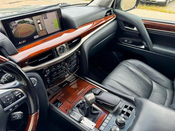 2016 LEXUS LX