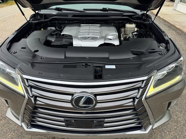 2016 LEXUS LX