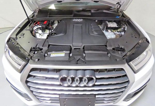 2018 AUDI Q7 quattro Premium Plus