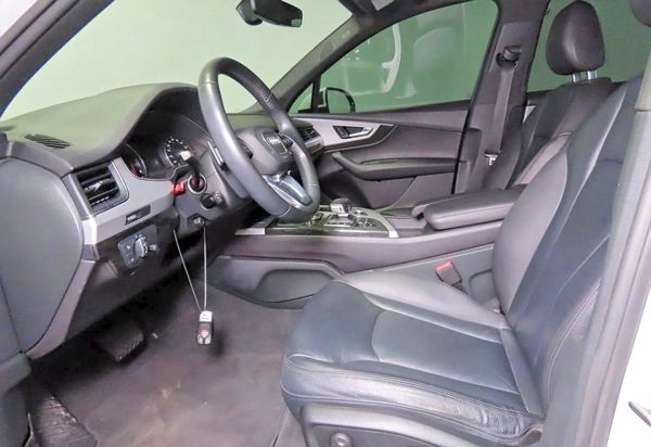 2018 AUDI Q7 quattro Premium Plus