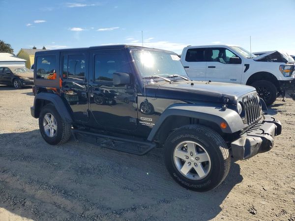 2014 JEEP WRANGLER UNLIMITED SPORT 4X4 — Passenger 3/4
