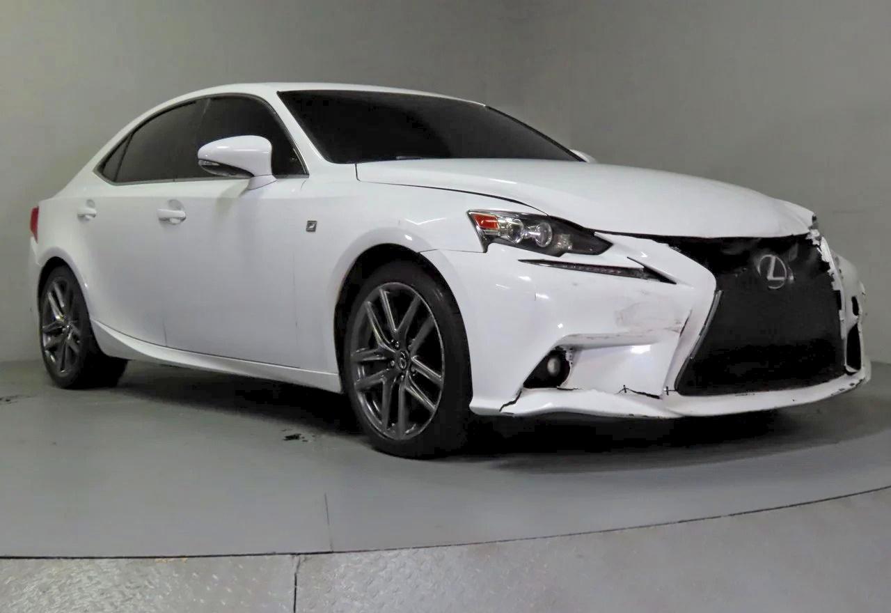 2016 LEXUS IS 200t