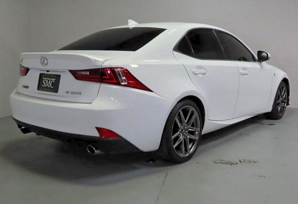 2016 LEXUS IS 200t