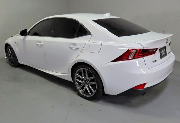 2016 LEXUS IS 200t