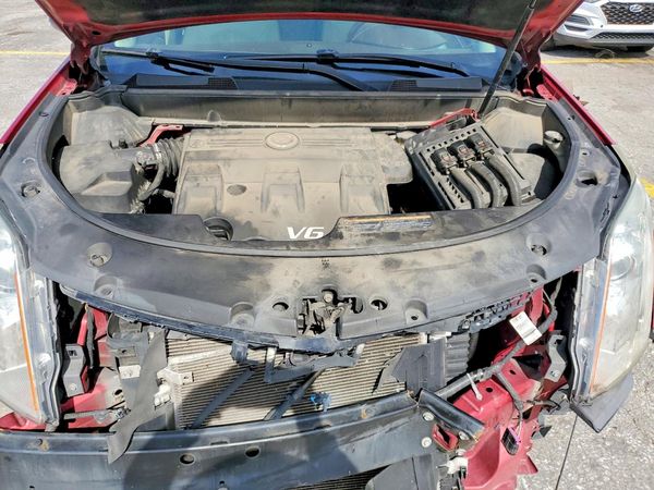 2014 CADILLAC SRX Performance — Engine bay