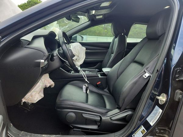 2024 MAZDA 3 Select Sport Package — DENT