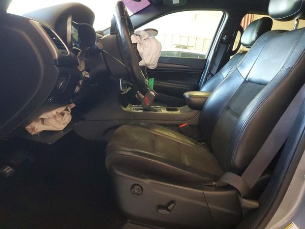 2020 JEEP GRAND CHEROKEE Laredo — DENT