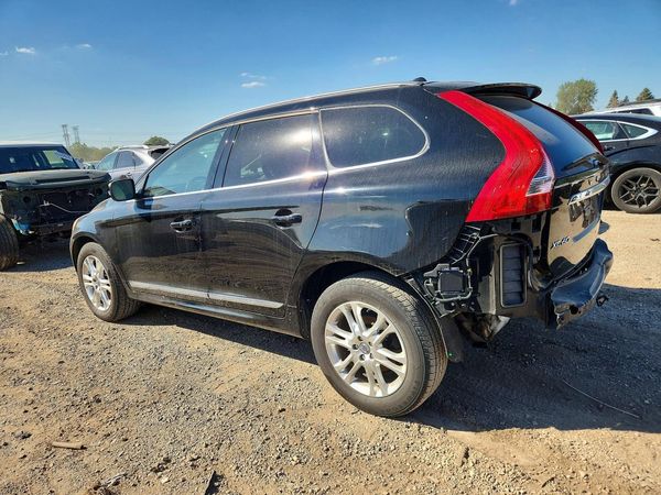 2015 VOLVO XC60 Platinum (non R design)