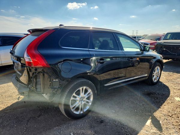 2015 VOLVO XC60 Platinum (non R design)