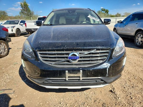 2015 VOLVO XC60 Platinum (non R design)