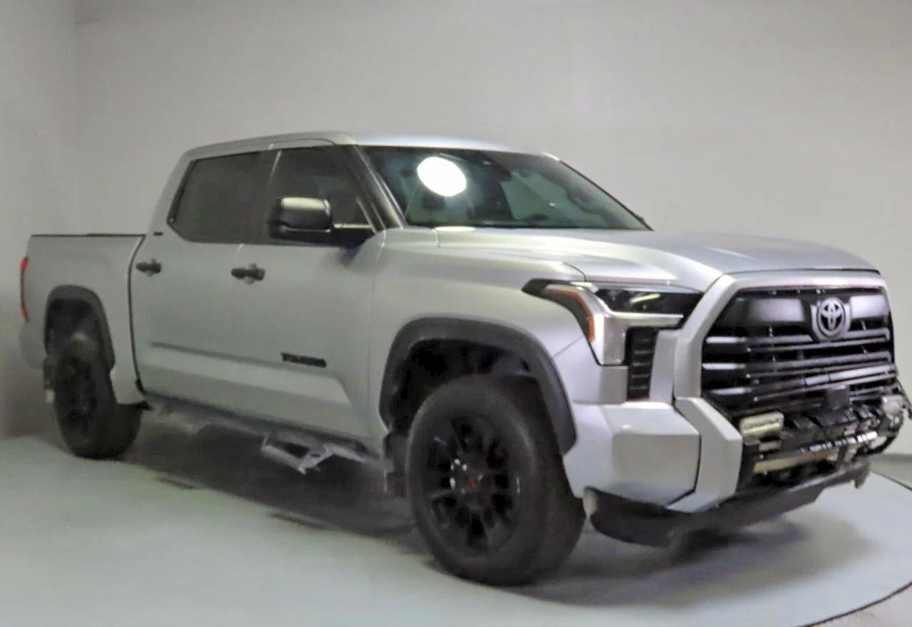 2025 TOYOTA TUNDRA SR5
