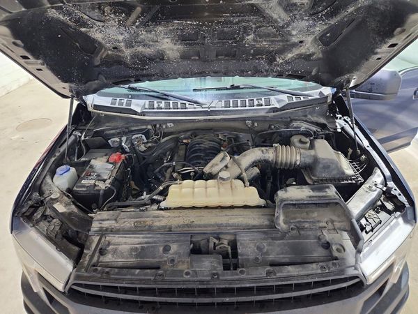 2020 FORD F150 — Engine bay