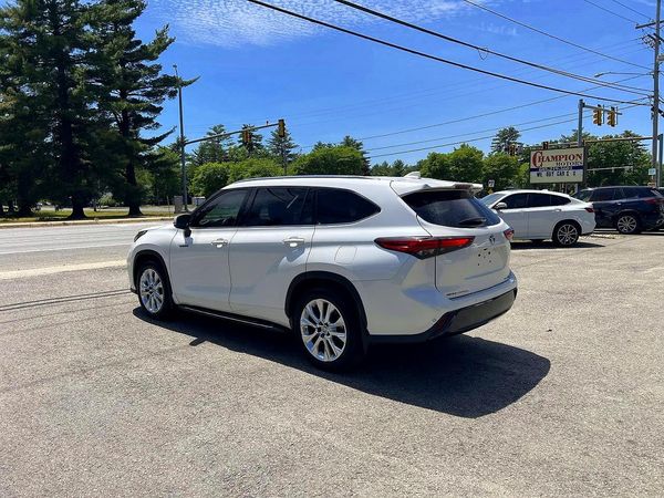 2021 TOYOTA HIGHLANDER Limited