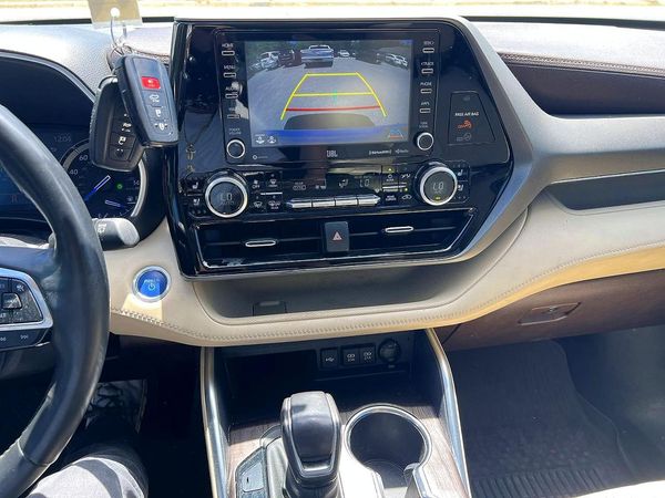 2021 TOYOTA HIGHLANDER Limited