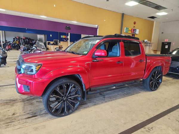 2013 TOYOTA TACOMA V6 — DSFA — Front 3/4