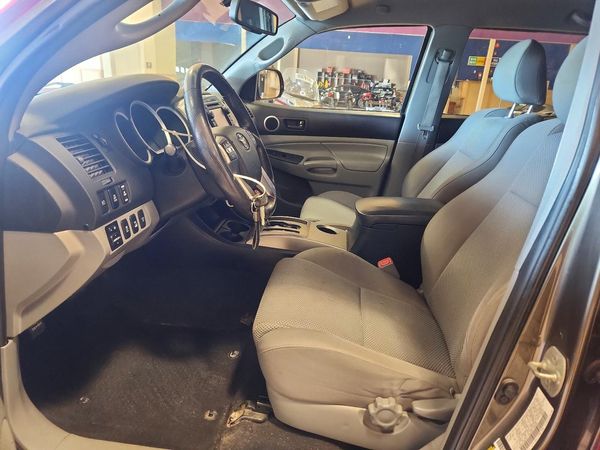 2013 TOYOTA TACOMA V6 Delux — DENT