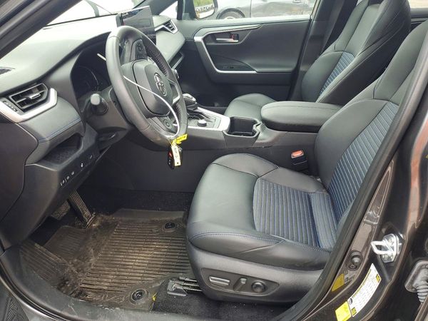 2025 TOYOTA RAV4 XSE