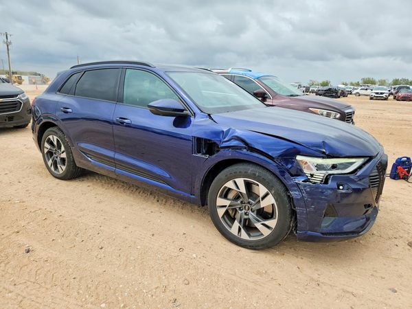 2022 AUDI E-TRON — Passenger 3/4
