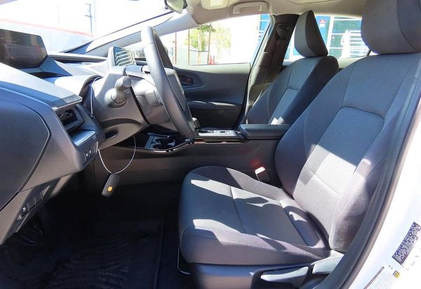 2025 TOYOTA PRIUS