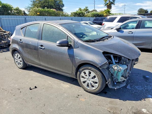 2014 TOYOTA PRIUS